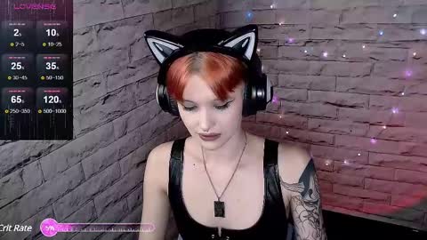 Snapshot of lauren_raquel chatting on 02/27/25, 06:20 Eva online show from 02/27/25, 06:20