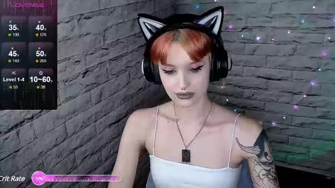 Snapshot of lauren_raquel chatting on 03/08/25, 05:43 Eva online show from 03/08/25, 05:43