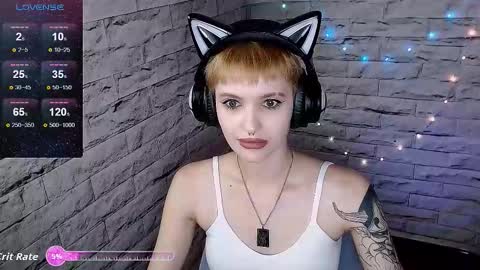 Snapshot of lauren_raquel chatting on 09/08/25, 05:45 Eva online show from 09/08/25, 05:45