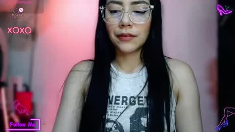 Snapshot of lauren_sweet7 chatting on 10/14/25, 03:29 Lauren online show from 10/14/25, 03:29