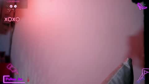 Snapshot of lauren_sweet7 chatting on 10/23/25, 12:43 Lauren online show from 10/23/25, 12:43