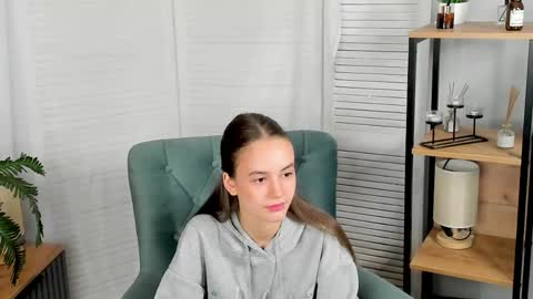 Snapshot of laurenasimpkin chatting on 06/06/26, 06:07 Lissa online show from 06/06/26, 06:07