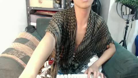 Snapshot of laurence_cuttieguyhere chatting on 07/03/26, 12:28 laurence_cuttieguyhere online show from 07/03/26, 12:28