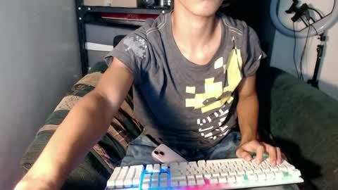 Snapshot of laurence_cuttieguyhere chatting on 07/07/26, 04:37 laurence_cuttieguyhere online show from 07/07/26, 04:37