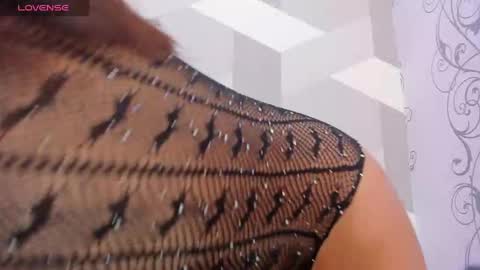 Lauren Hu online show from 01/03/25, 06:14