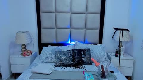 Lauren Hu online show from 01/30/25, 05:41