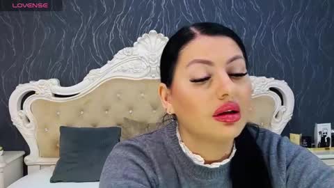 Laura online show from 02/06/25, 08:39