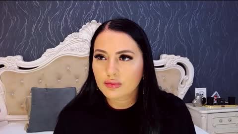 Laura online show from 09/09/25, 02:16