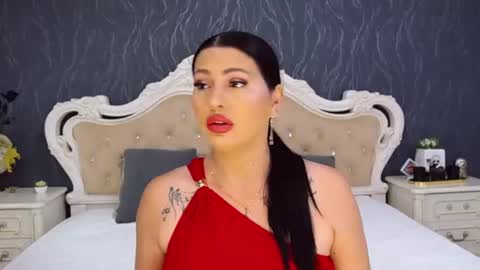 Laura online show from 06/19/26, 11:47