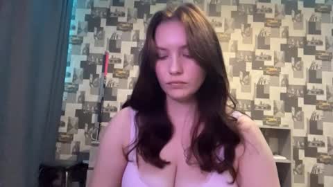 Hannah online show from 09/19/25, 04:07