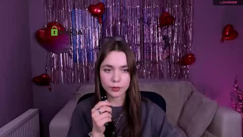 Snapshot of laurenmurrr chatting on 02/17/26, 02:46 Laure online show from 02/17/26, 02:46