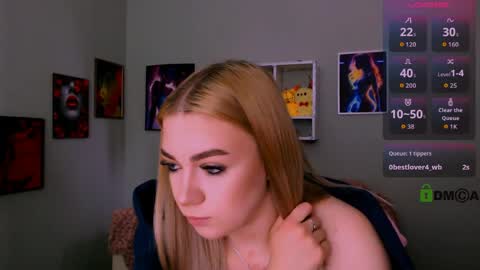 Snapshot of laurenmurrr chatting on 05/31/26, 09:05 Laure online show from 05/31/26, 09:05