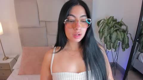 laurenn_smitth online show from 09/22/25, 12:51