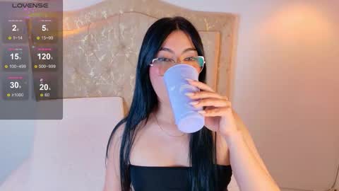 Snapshot of laurenn_smitth chatting on 11/20/25, 01:33 laurenn_smitth online show from 11/20/25, 01:33