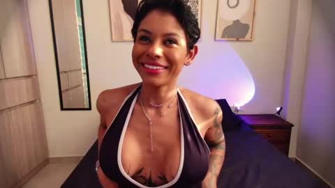 Lauren Saenz online show from 06/24/26, 12:04