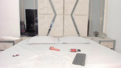 Snapshot of laurensnow1_ chatting on 09/18/25, 03:47 Lauren  online show from 09/18/25, 03:47