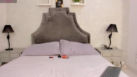 Lauren  online show from 11/08/25, 03:56