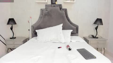 Lauren  online show from 11/16/25, 03:28