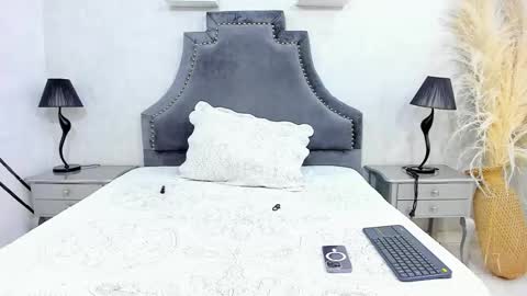 Snapshot of laurensnow1_ chatting on 12/22/25, 03:31 Lauren online show from 12/22/25, 03:31