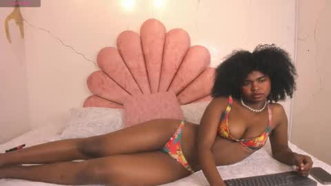 Snapshot of laurensnow1_ chatting on 03/04/26, 10:38 Lauren online show from 03/04/26, 10:38