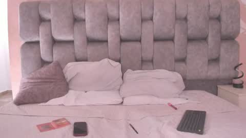 Snapshot of laurensnow1_ chatting on 06/12/26, 03:55 Lauren online show from 06/12/26, 03:55