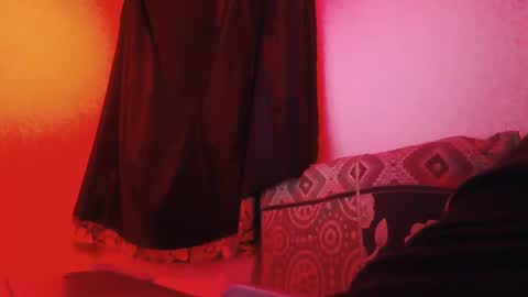 Laurent online show from 02/16/25, 03:37