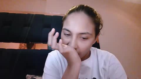 Laurent online show from 02/19/25, 12:03