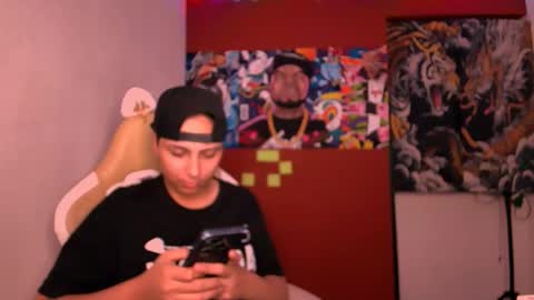 Laurent online show from 10/11/25, 04:01