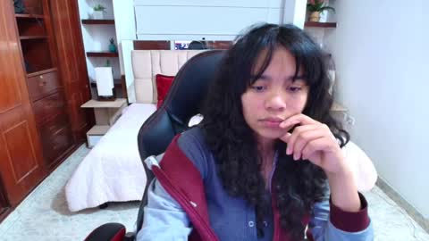 laurent online show from 12/17/24, 09:17