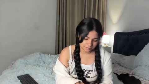 daniela angel     online show from 05/12/26, 10:23