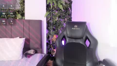 Lauren Thompson online show from 09/11/25, 08:31