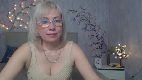 Snapshot of laurenwishy chatting on 05/01/26, 11:59 Lauren online show from 05/01/26, 11:59