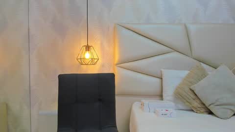 Snapshot of laurettedela_roux chatting on 11/10/25, 12:59 Laurent online show from 11/10/25, 12:59