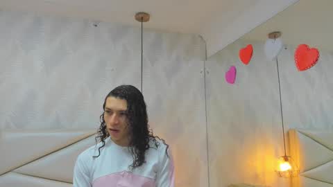 Snapshot of laurettedela_roux chatting on 11/15/25, 10:45 Laurent online show from 11/15/25, 10:45