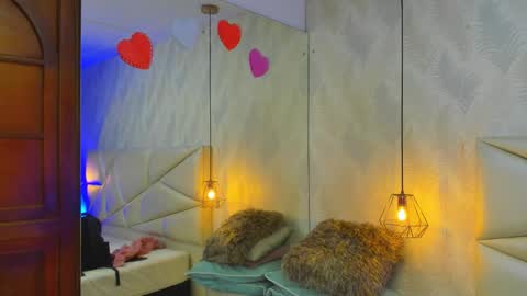 Snapshot of laurettedela_roux chatting on 11/30/25, 10:19 Laurent online show from 11/30/25, 10:19