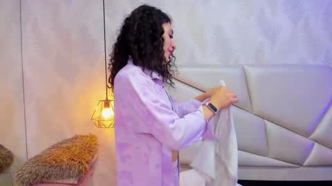 Snapshot of laurettedela_roux chatting on 12/03/25, 10:57 Laurent online show from 12/03/25, 10:57