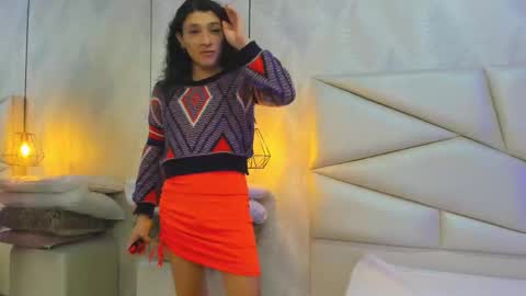 Snapshot of laurettedela_roux chatting on 12/05/25, 10:02 Laurent online show from 12/05/25, 10:02