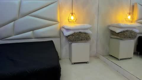 Snapshot of laurettedela_roux chatting on 12/16/25, 11:26 Laurent online show from 12/16/25, 11:26