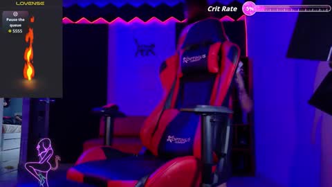 Snapshot of lauri_greeneyes1 chatting on 12/13/25, 08:36 ANA LAURA online show from 12/13/25, 08:36