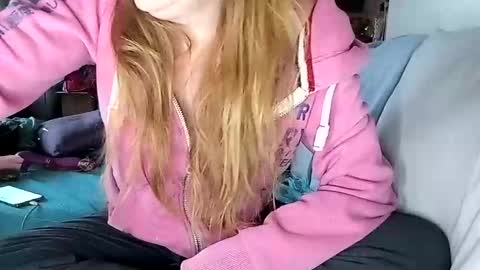 Snapshot of lauriehotxxx chatting on 02/11/25, 05:29 lauriehotxxx online show from 02/11/25, 05:29