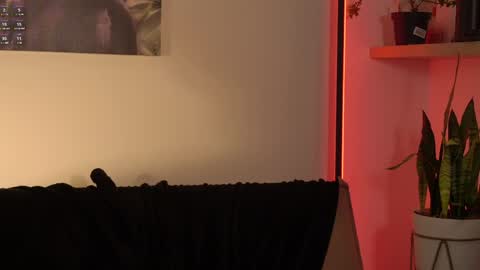 laurita_4 online show from 05/06/26, 01:16