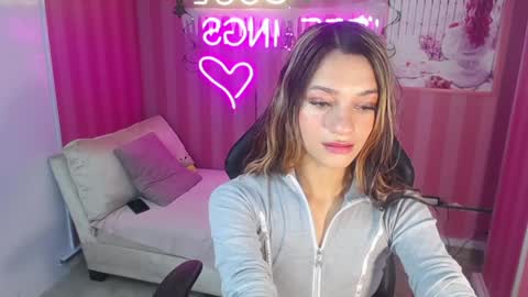 Snapshot of laurita_b chatting on 12/28/24, 08:04 Laurita  online show from 12/28/24, 08:04