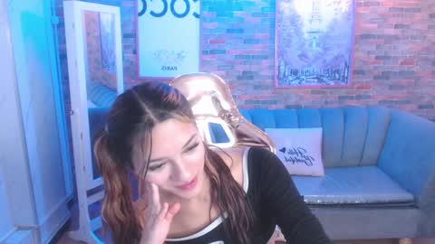 Snapshot of laurita_b chatting on 12/30/24, 11:28 Laurita  online show from 12/30/24, 11:28
