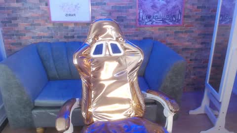 Snapshot of laurita_b chatting on 01/29/25, 11:04 Laurita  online show from 01/29/25, 11:04