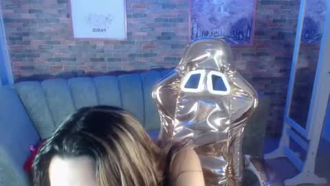 Snapshot of laurita_b chatting on 02/26/25, 11:15 Laurita  online show from 02/26/25, 11:15