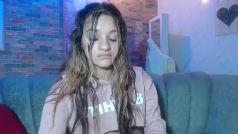 Snapshot of laurita_b chatting on 03/05/25, 11:49 Laurita  online show from 03/05/25, 11:49
