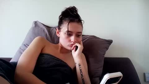 laurkacute online show from 08/06/26, 03:47