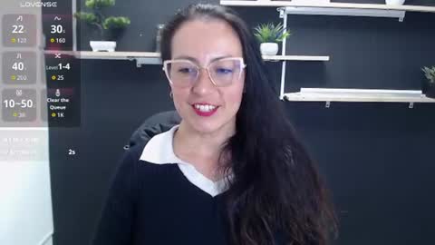 Laury  online show from 06/22/26, 08:39
