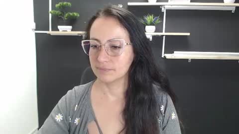 Laury  online show from 07/01/26, 07:35