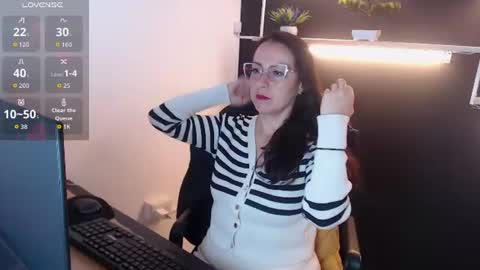 Laury  online show from 07/07/26, 05:50